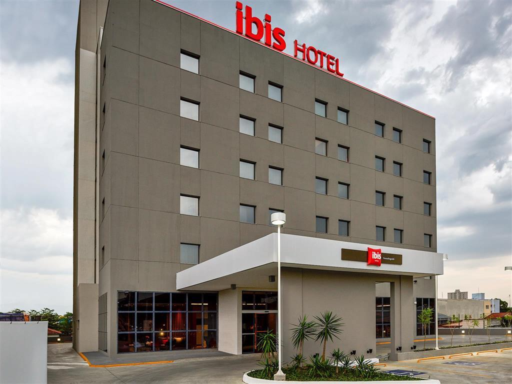 Отель Ibis Guaratingueta Aparecida - Circuito Da Fe Экстерьер фото